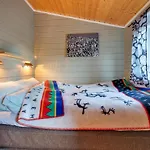 شقة Davvi Siida - Reindeer Design *